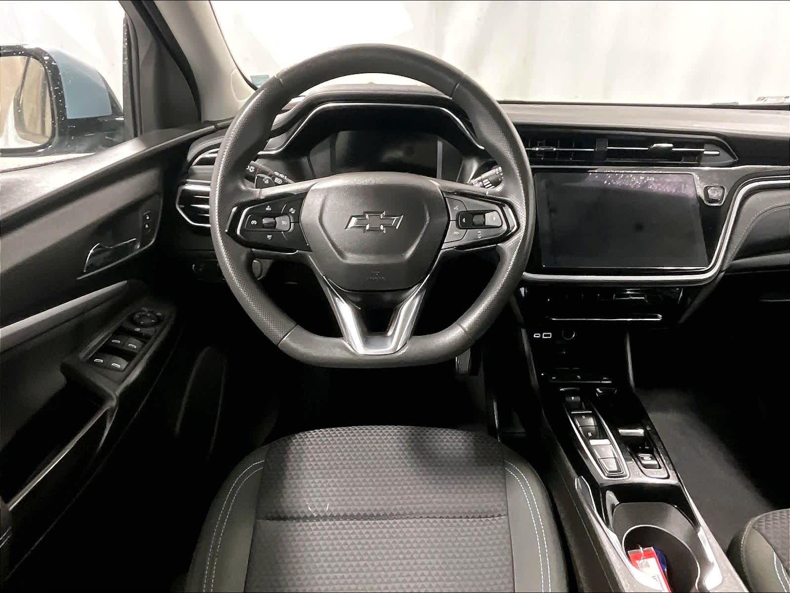 2023 Chevrolet Bolt EUV LT Image 17 of 35