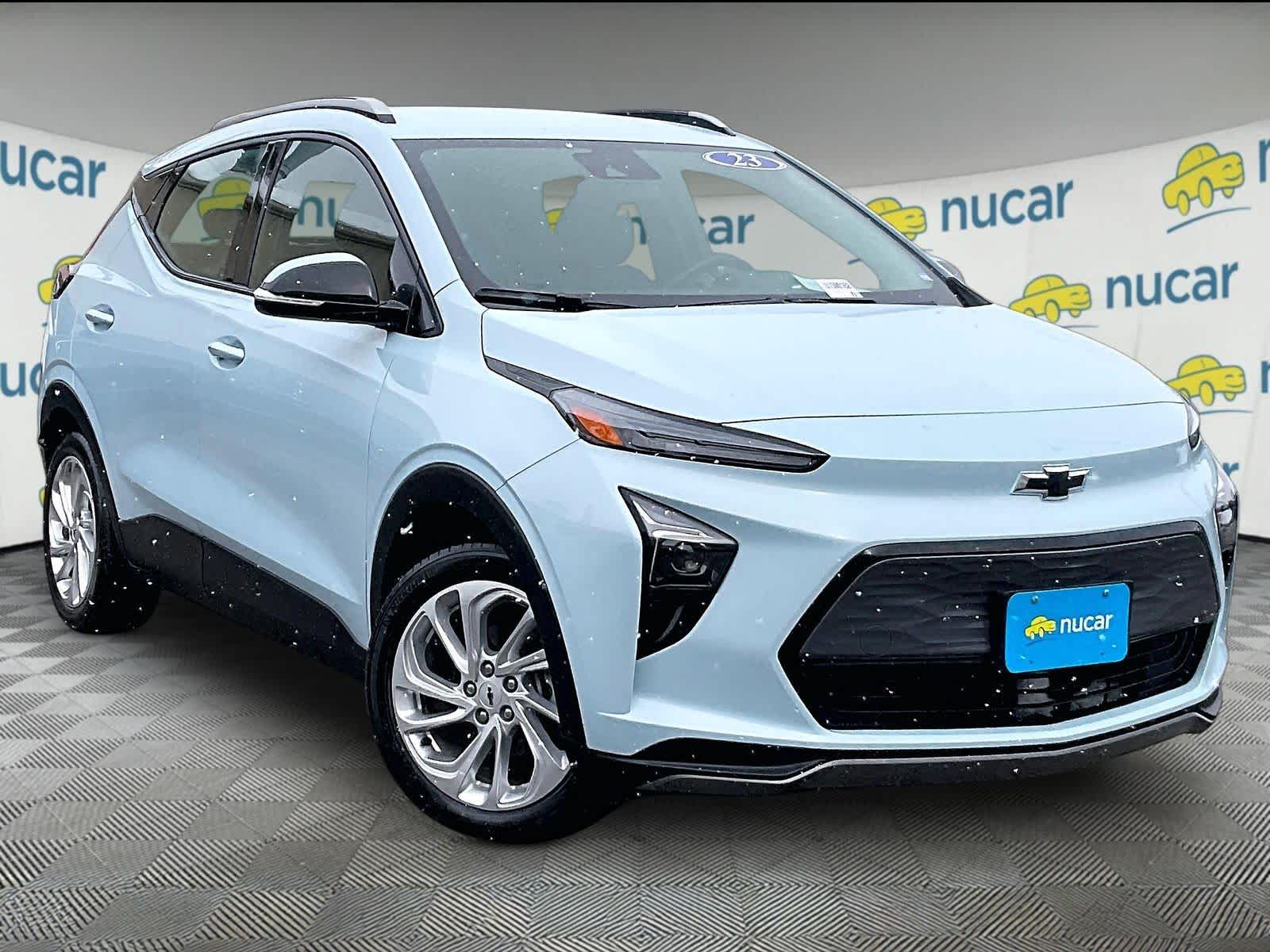 2023 Chevrolet Bolt EUV LT Image 3 of 35