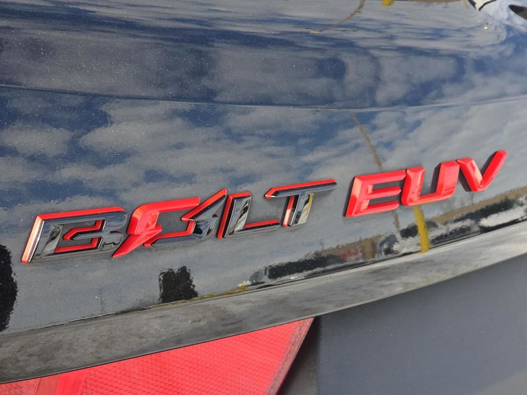 2023 Chevrolet Bolt EUV LT Image 23 of 30