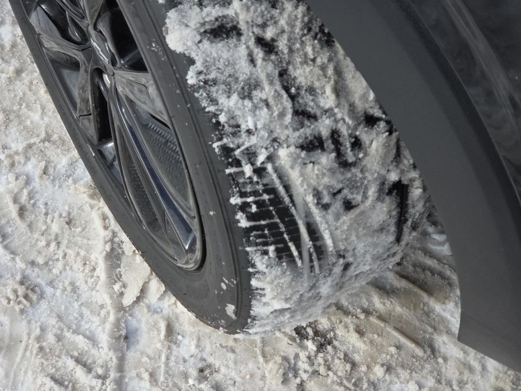 2023 Chevrolet Bolt EUV LT Image 24 of 30