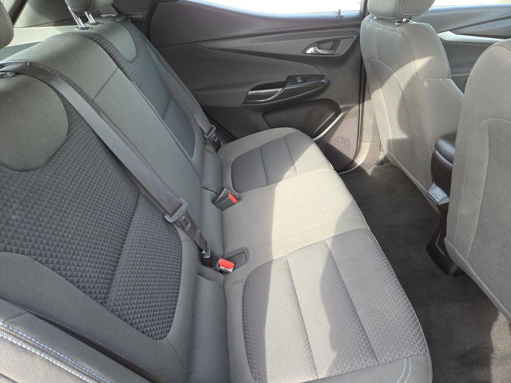 2023 Chevrolet Bolt EUV LT Image 11 of 30