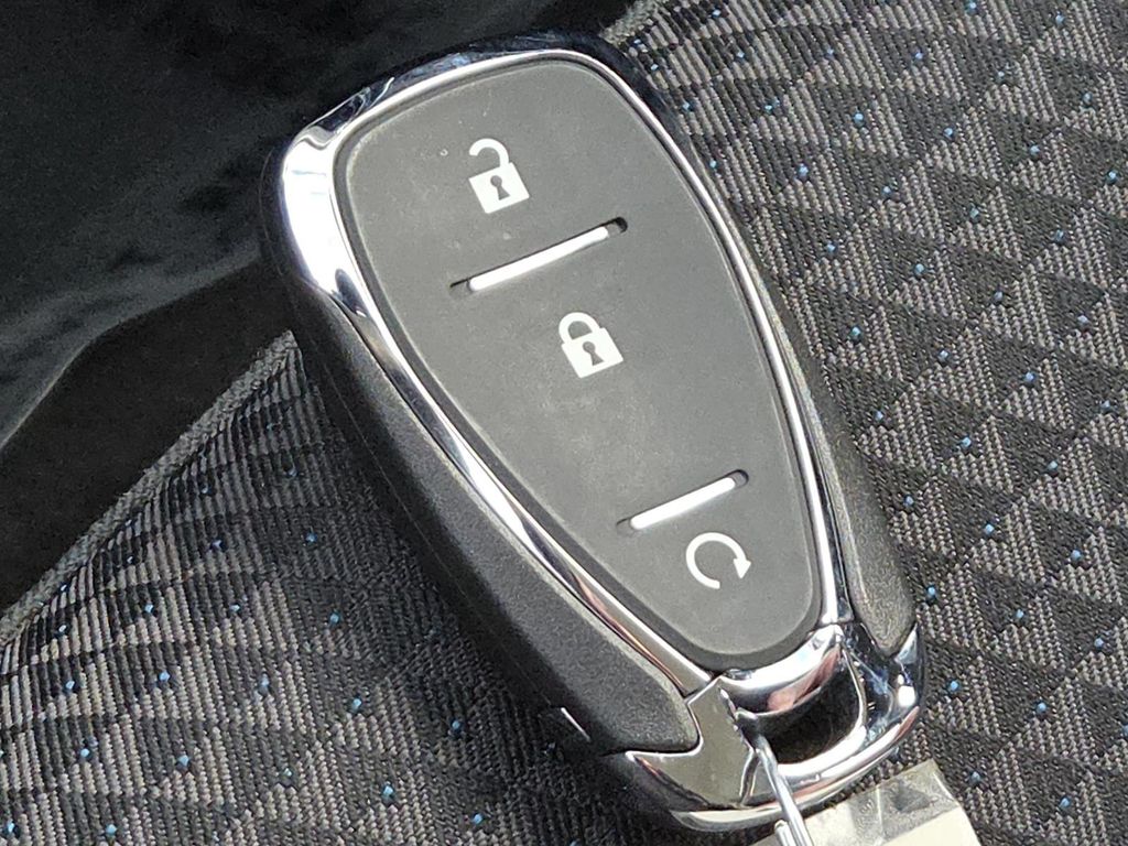 2023 Chevrolet Bolt EUV LT Image 22 of 30