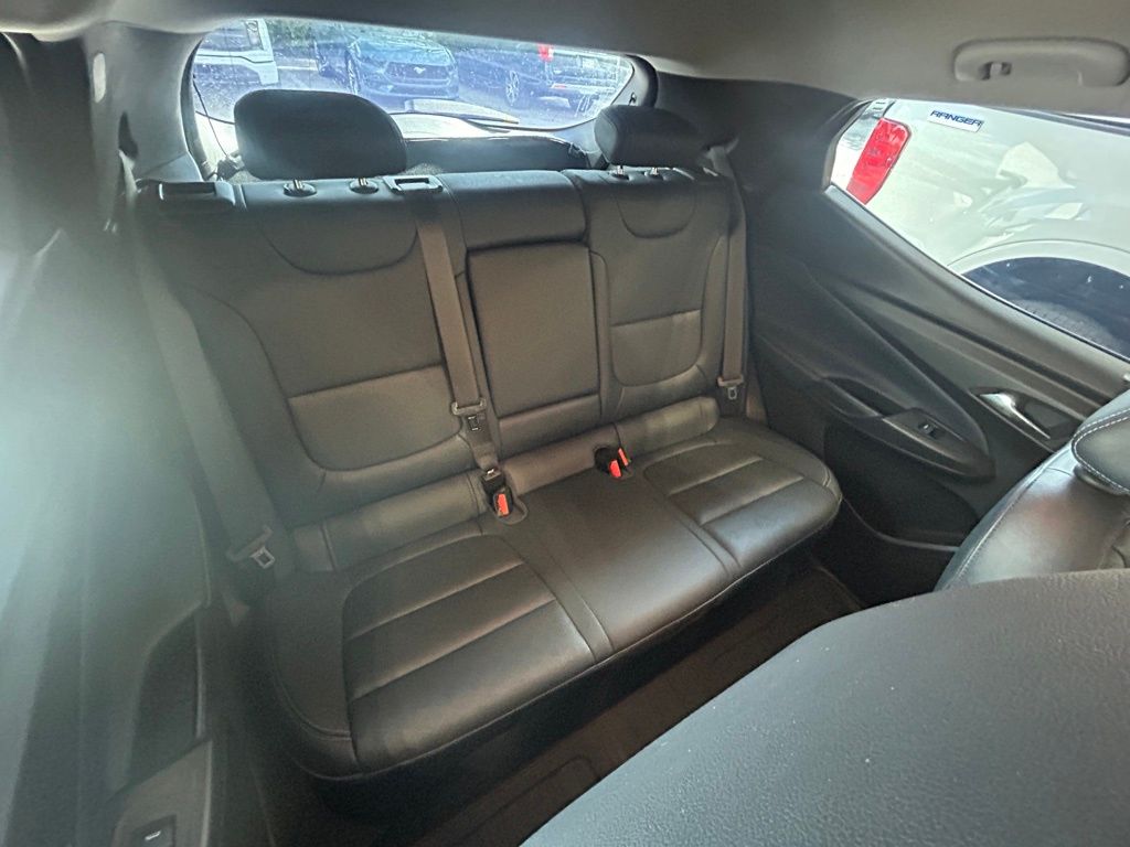 Vehicle image 27 of 41