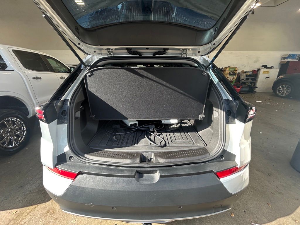 Vehicle image 29 of 41