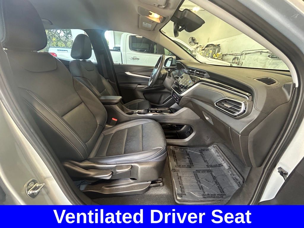 Vehicle image 21 of 41