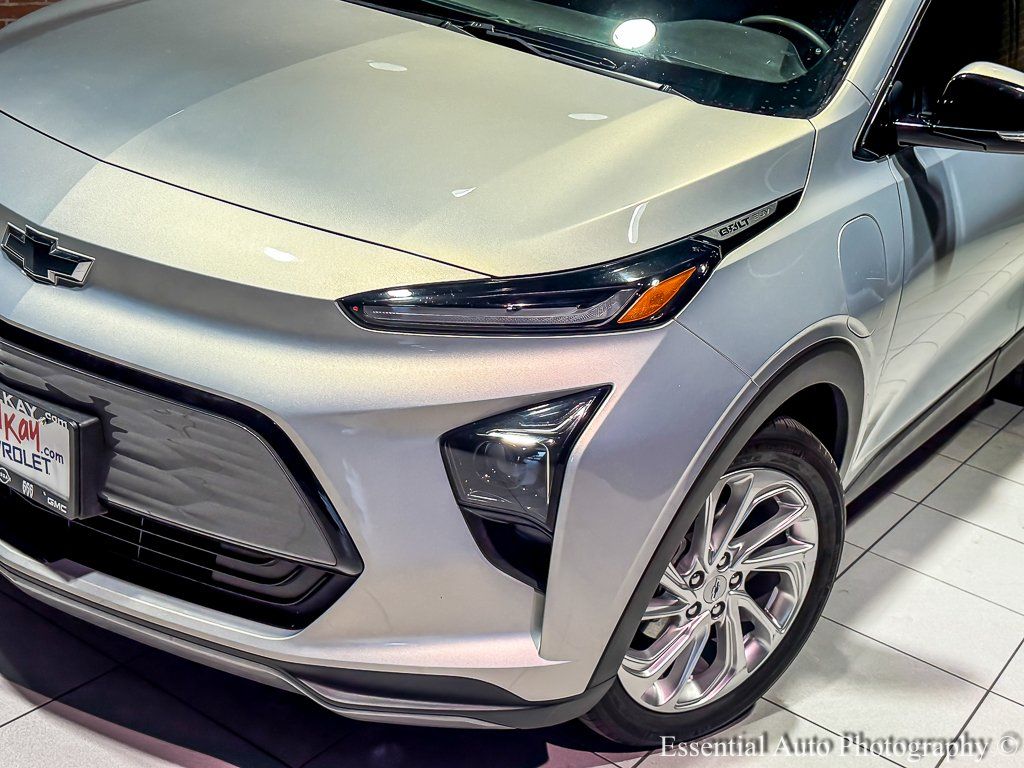 2023 Chevrolet Bolt EUV LT Image 30 of 33