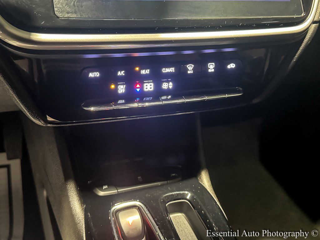 2023 Chevrolet Bolt EUV LT Image 22 of 33