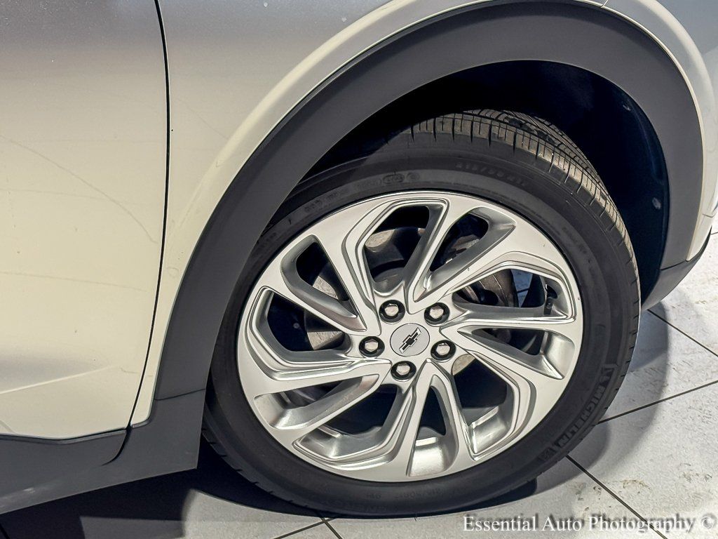 2023 Chevrolet Bolt EUV LT Image 9 of 33