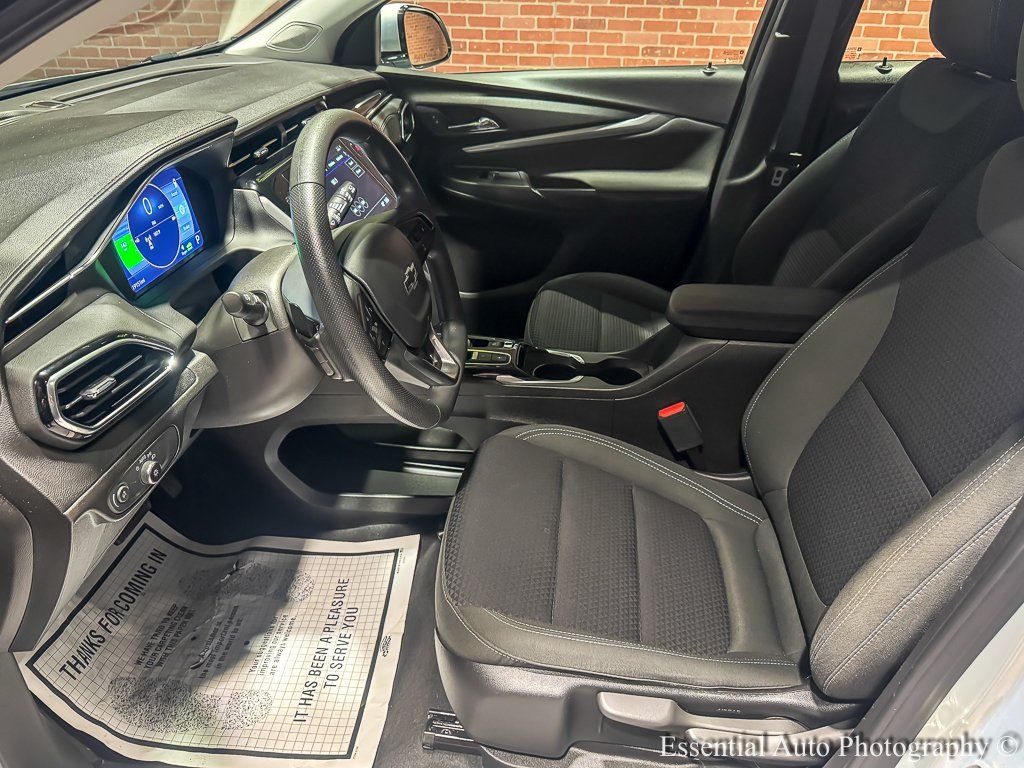 2023 Chevrolet Bolt EUV LT Image 14 of 33