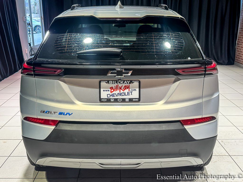 2023 Chevrolet Bolt EUV LT Image 12 of 33