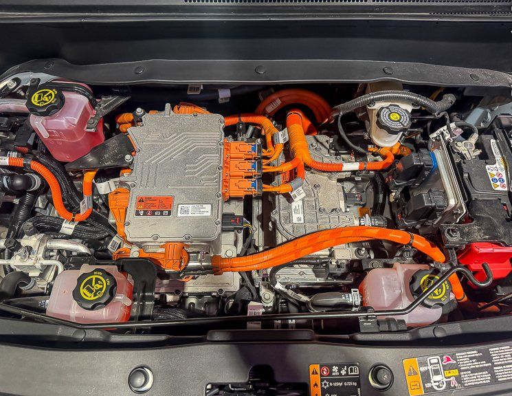 2023 Chevrolet Bolt EUV LT Image 8 of 33