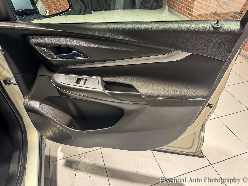 2023 Chevrolet Bolt EUV LT Image 25 of 33