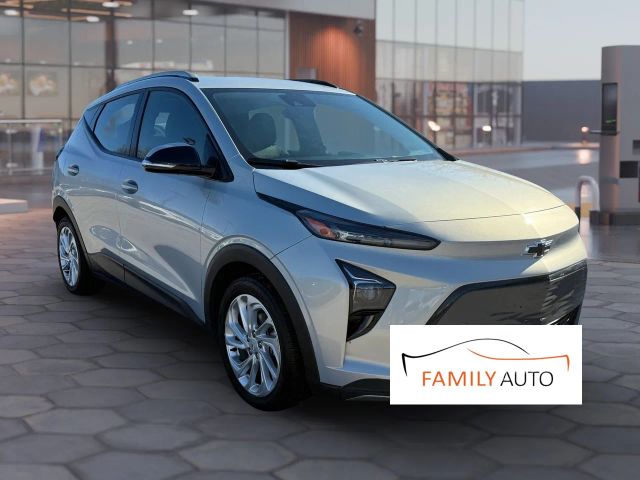 2023 Chevrolet Bolt EUV LT Image 3 of 33