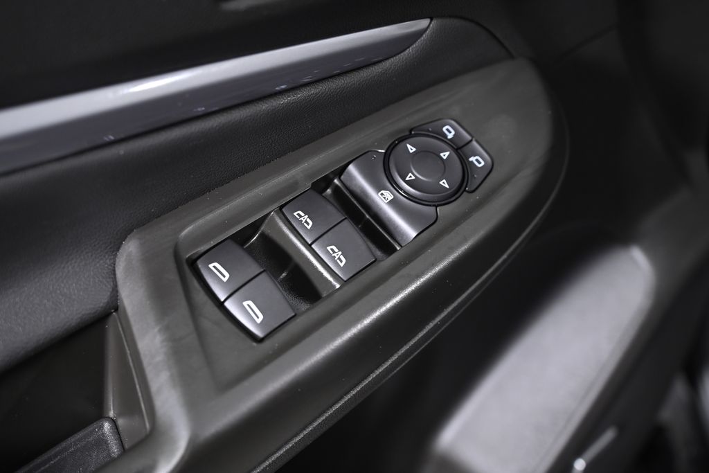 Vehicle image 22 of 38