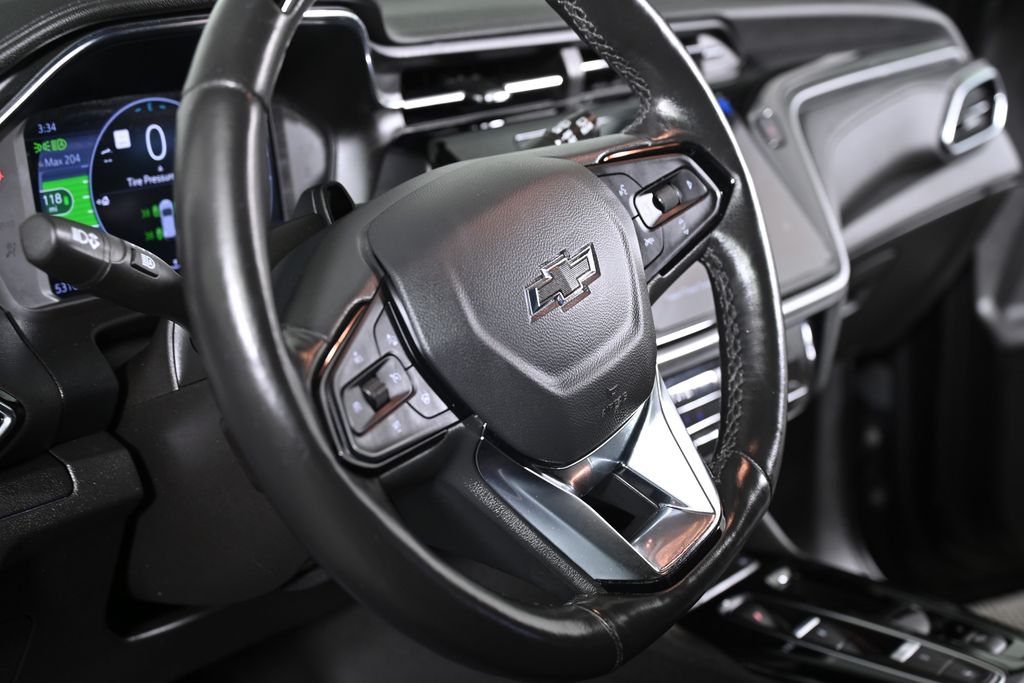 Vehicle image 13 of 38