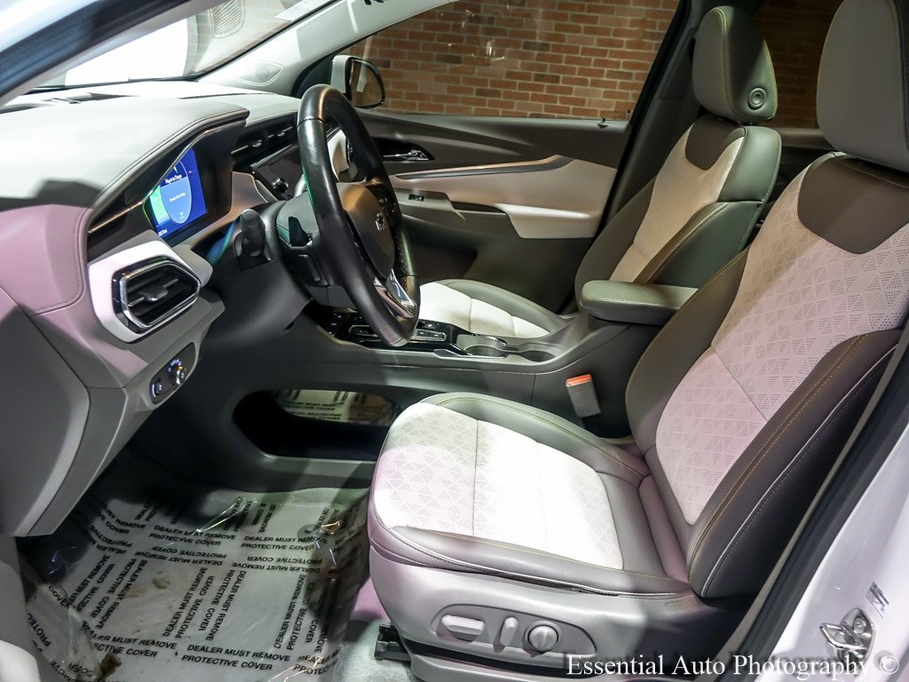 Vehicle image 13 of 45