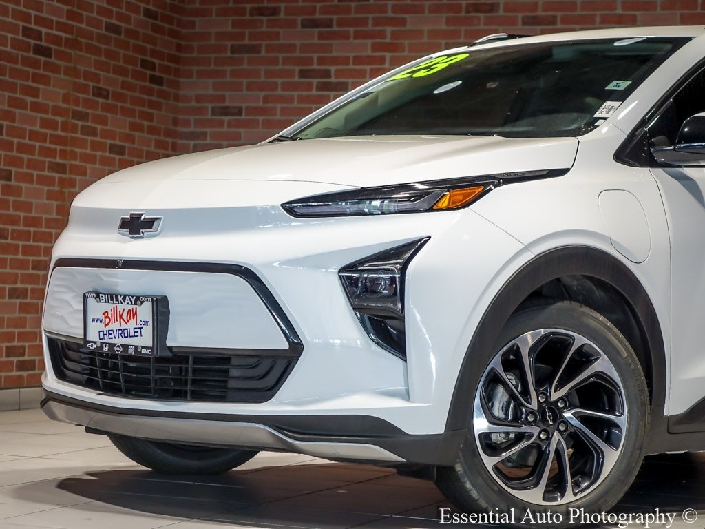 Vehicle image 10 of 45