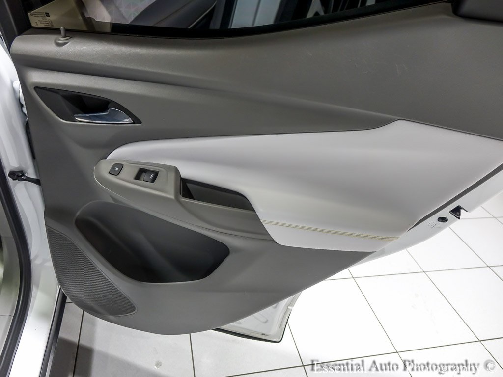 Vehicle image 40 of 45