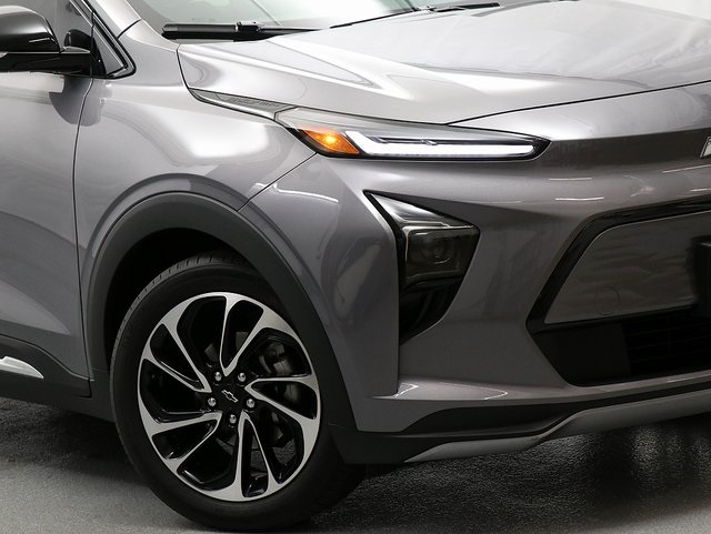 Vehicle image 8 of 34