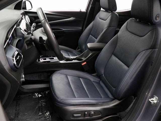Vehicle image 10 of 34