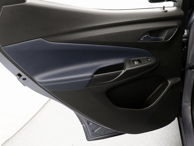 Vehicle image 25 of 34