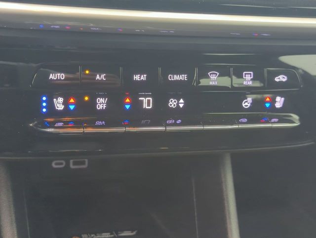Vehicle image 16 of 29