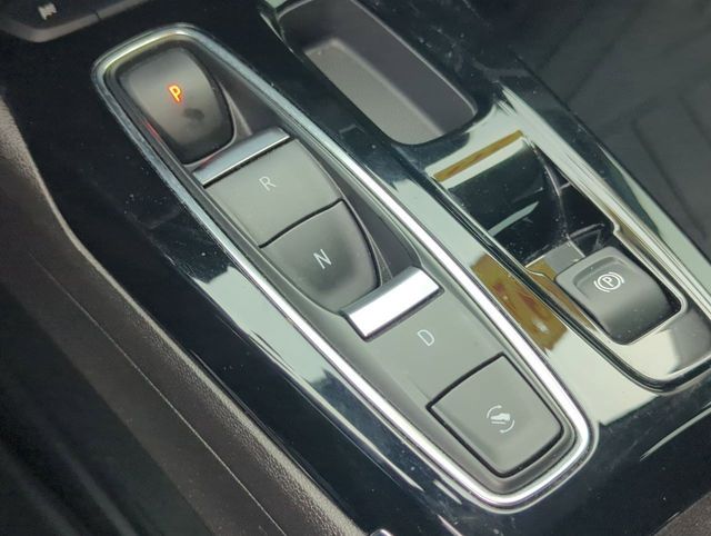Vehicle image 17 of 29