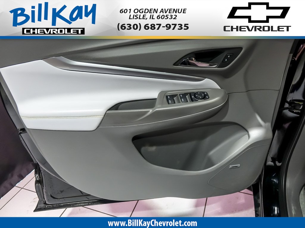 Vehicle image 33 of 43