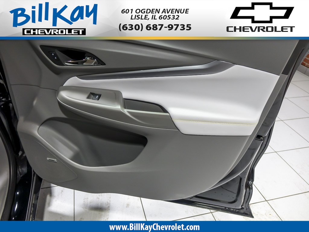 Vehicle image 38 of 43