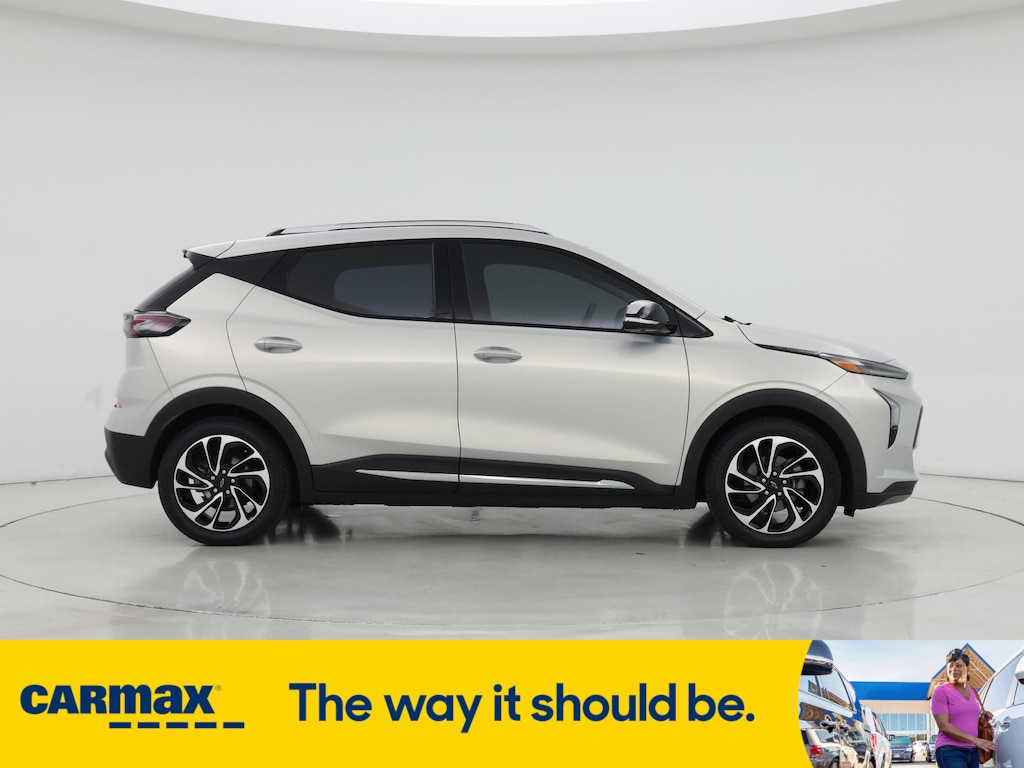 Vehicle image 4 of 29