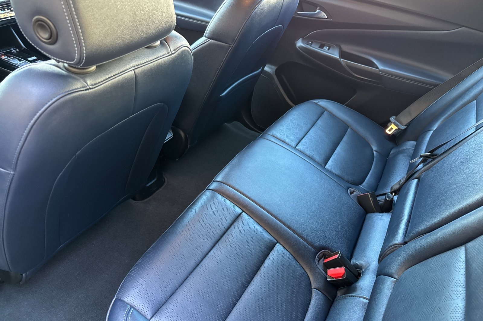 Vehicle image 12 of 27