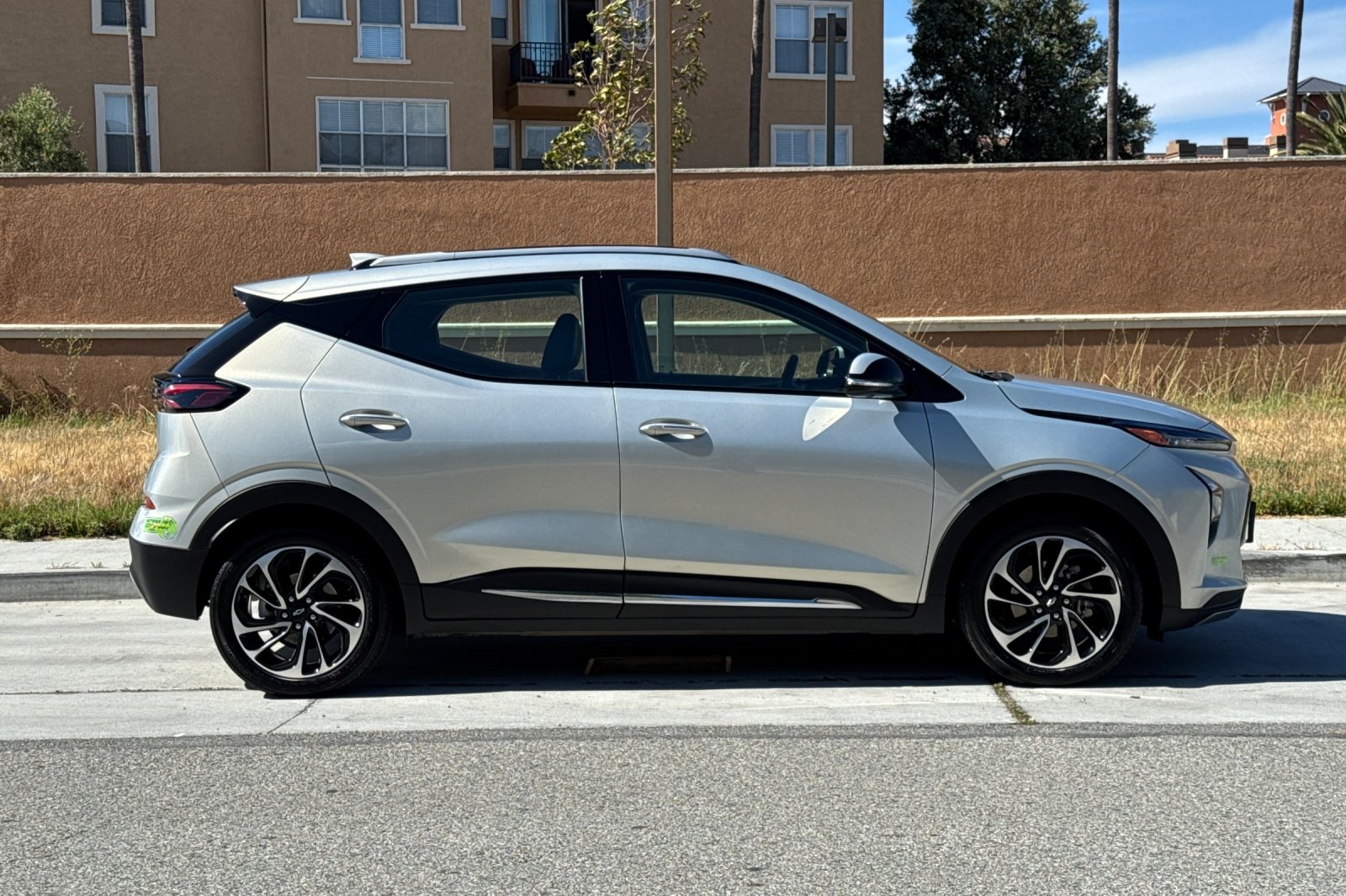 Vehicle image 3 of 27