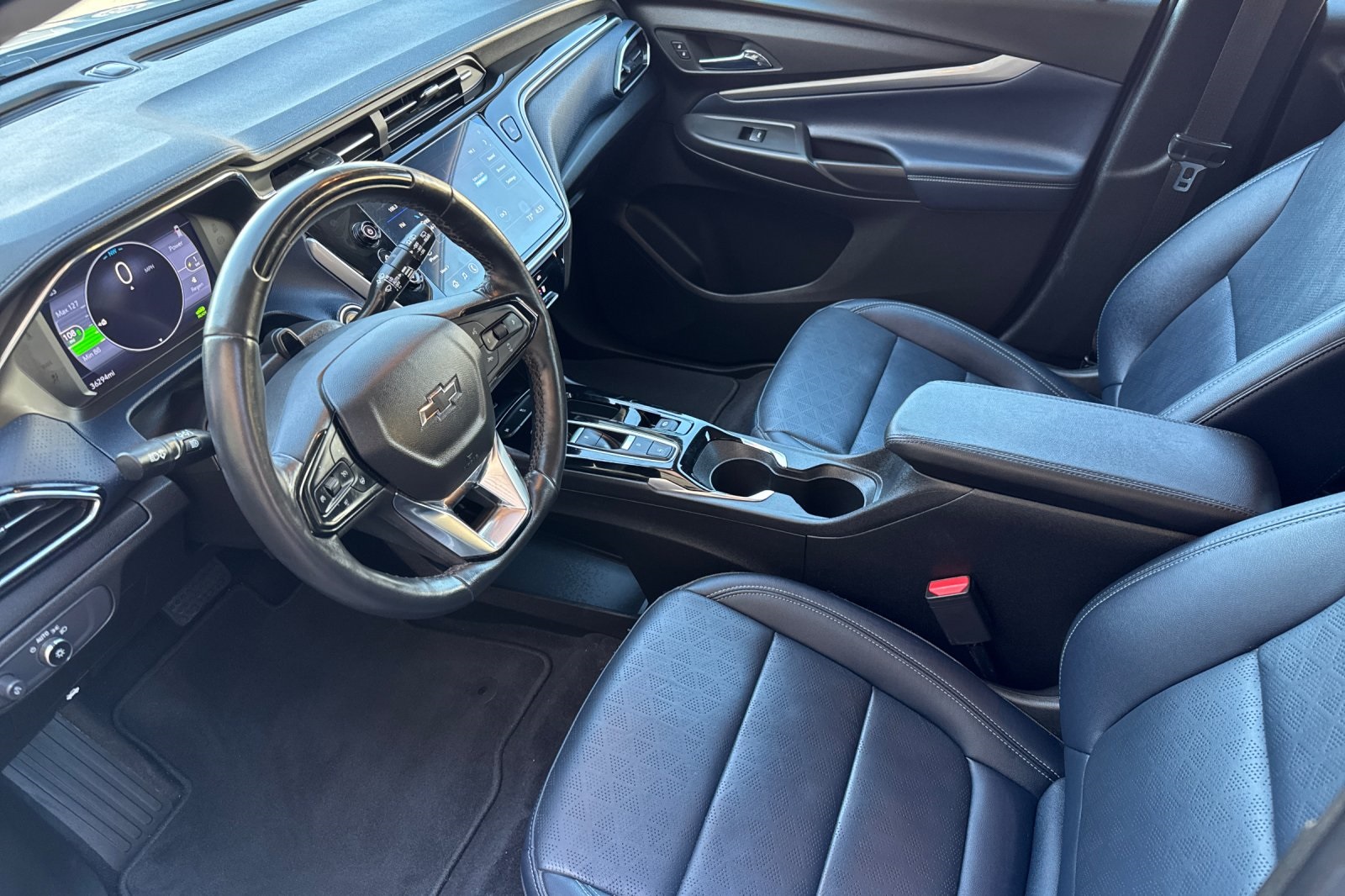 Vehicle image 10 of 27