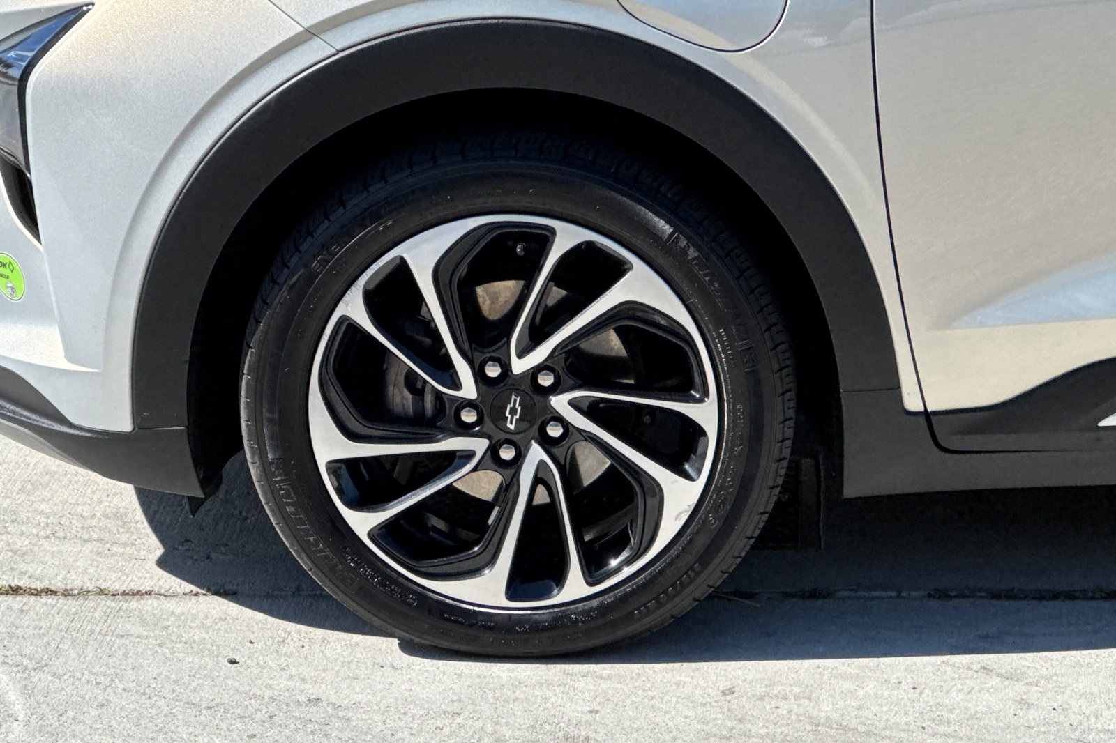 Vehicle image 25 of 27