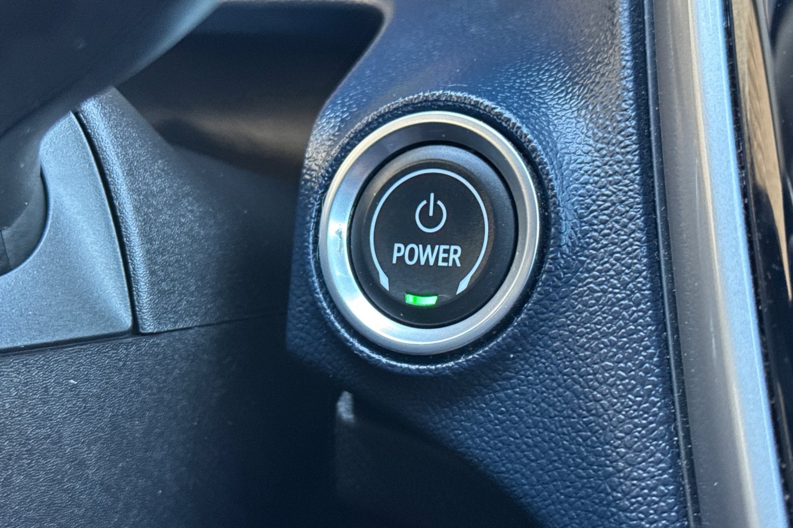 Vehicle image 21 of 27