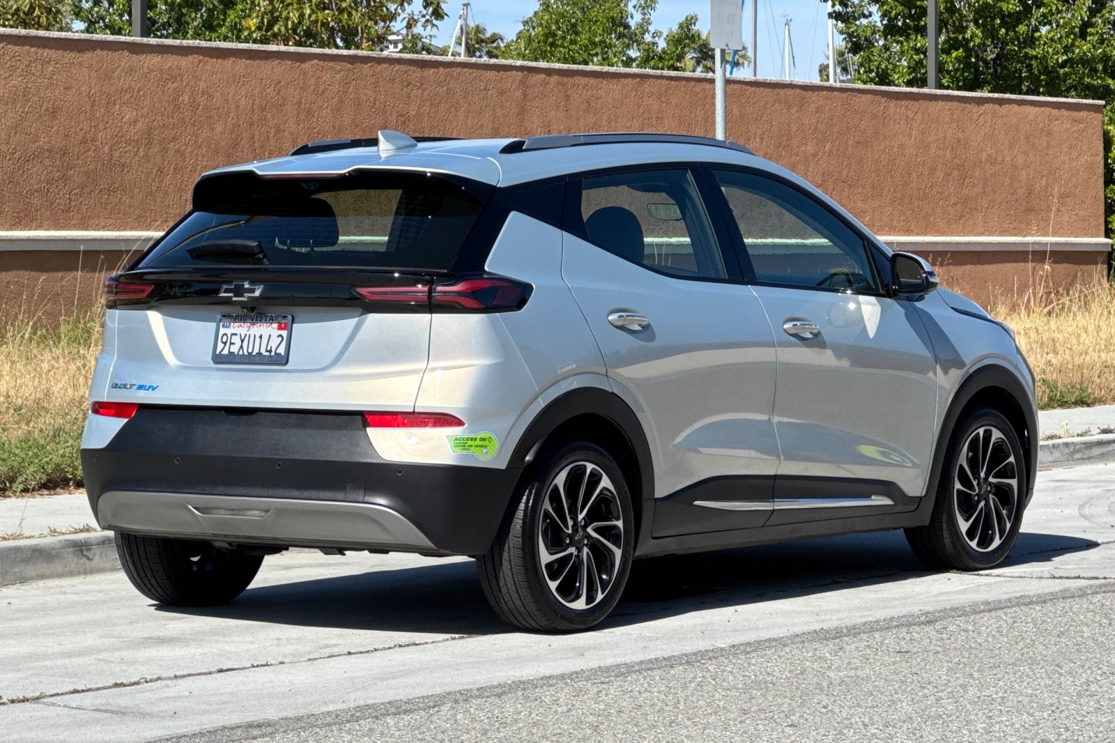 Vehicle image 4 of 27