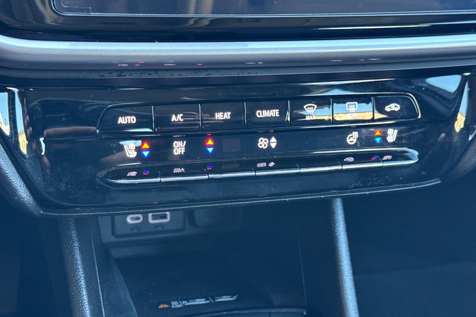Vehicle image 19 of 27