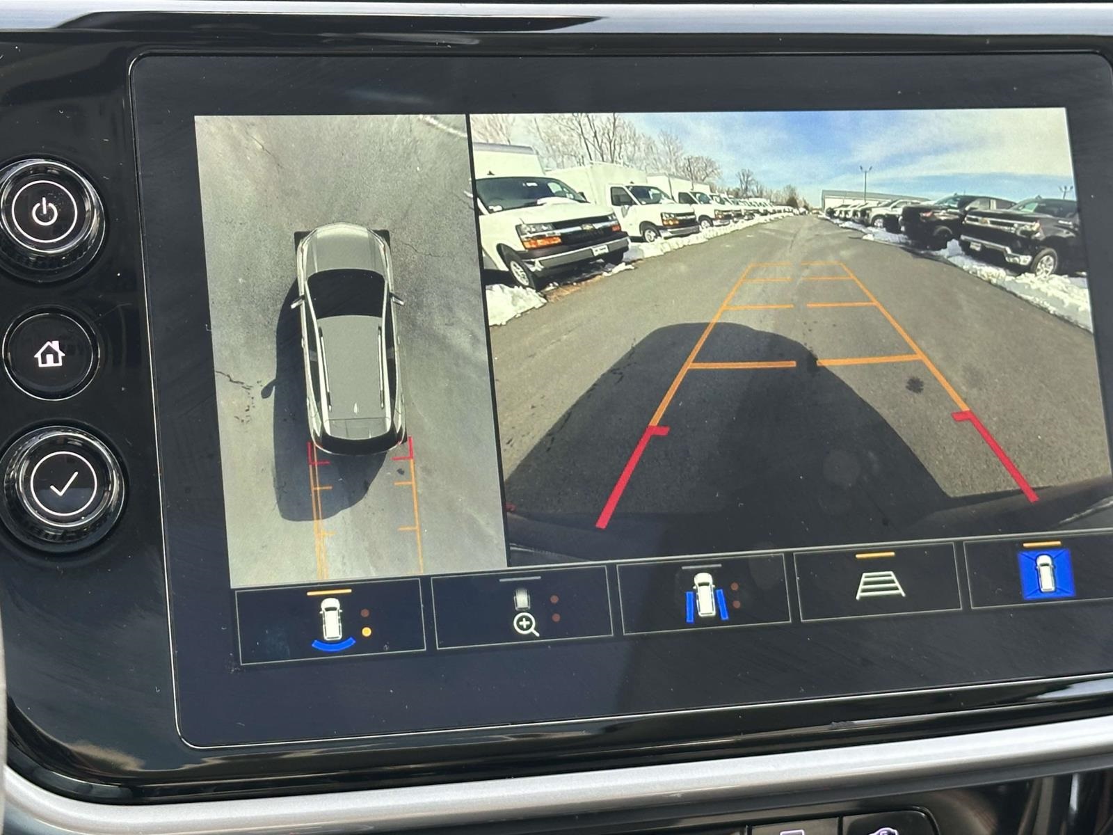 2023 Chevrolet Bolt EUV Premier Image 16 of 28