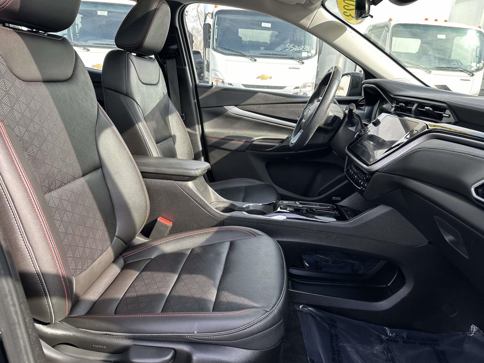 2023 Chevrolet Bolt EUV Premier Image 12 of 28