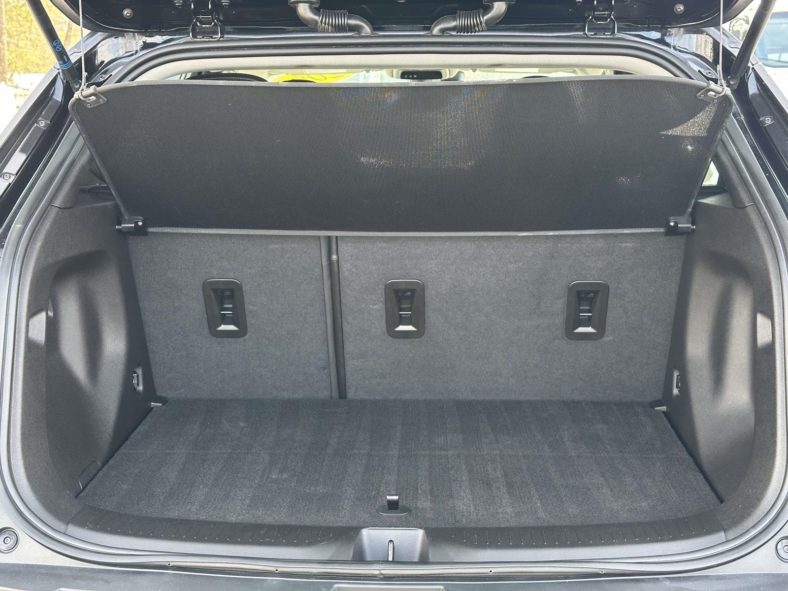 2023 Chevrolet Bolt EUV Premier Image 8 of 28