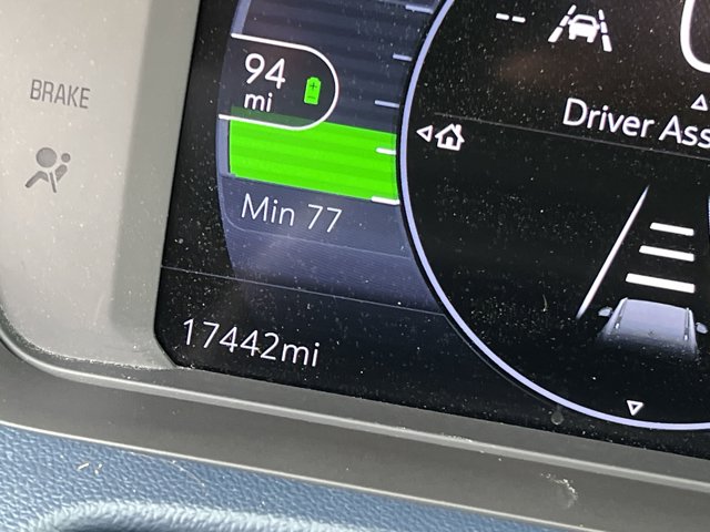 Vehicle image 21 of 35