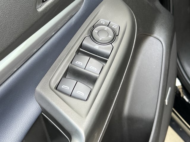 Vehicle image 14 of 35