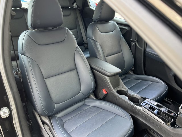 Vehicle image 32 of 35