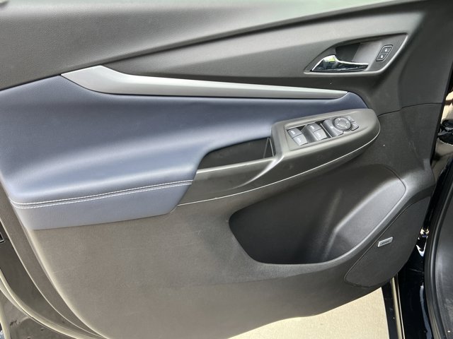 Vehicle image 13 of 35