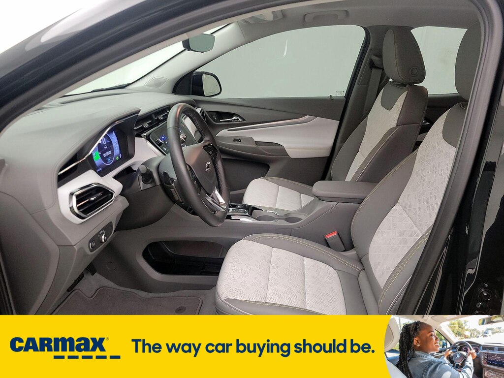 Vehicle image 15 of 28