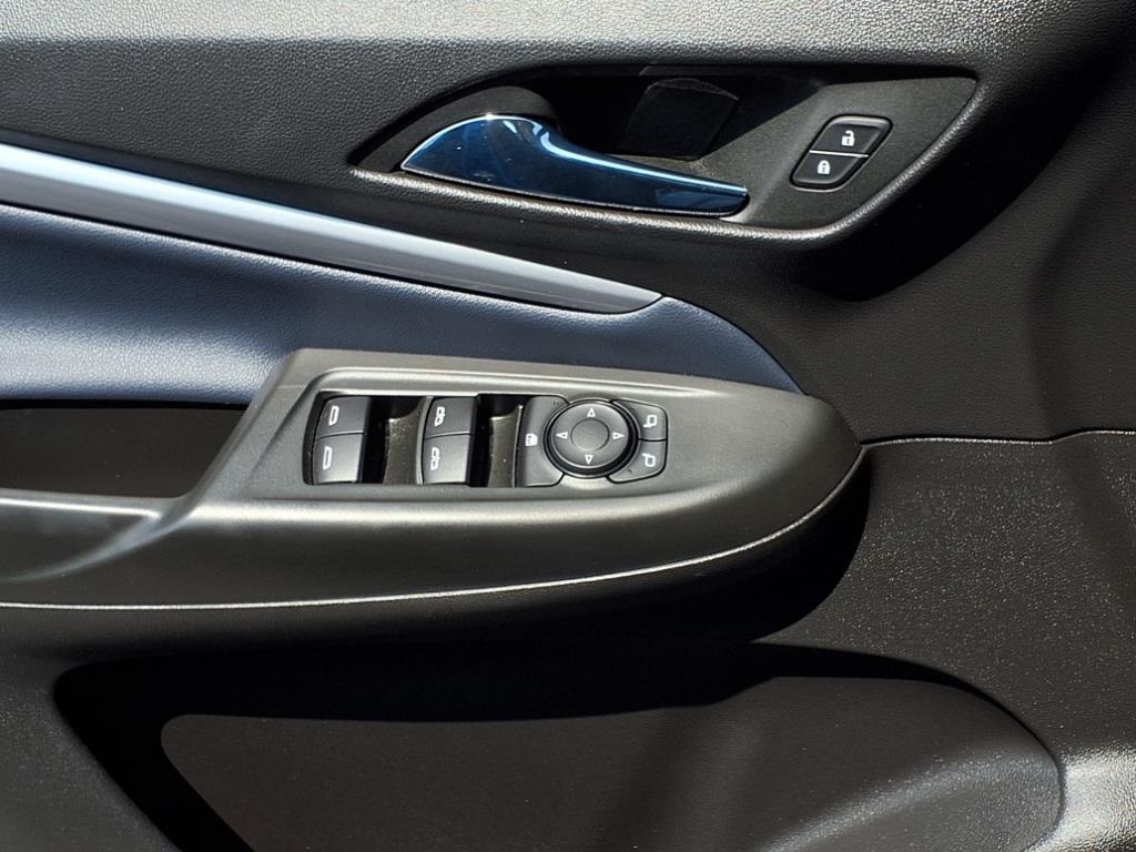 Vehicle image 32 of 33