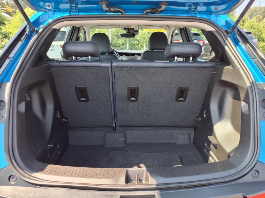 Vehicle image 11 of 33