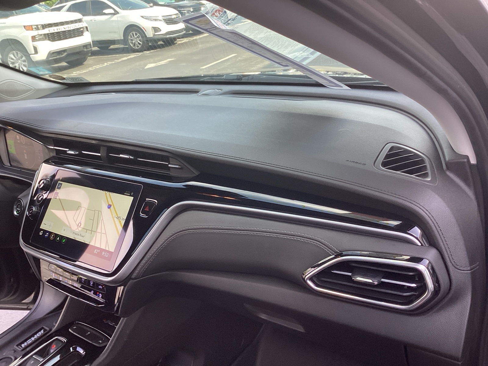 Vehicle image 16 of 28