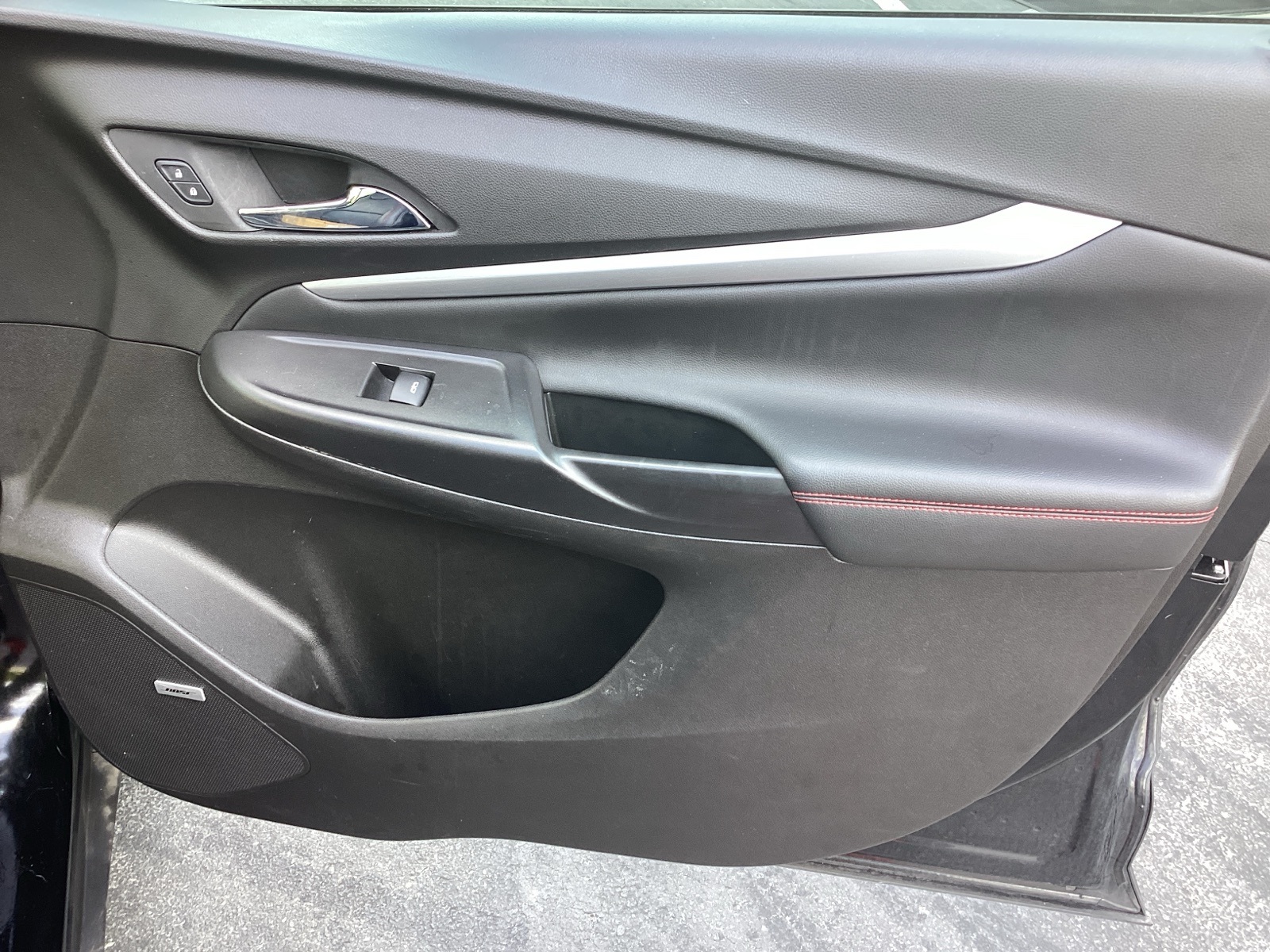 Vehicle image 25 of 28