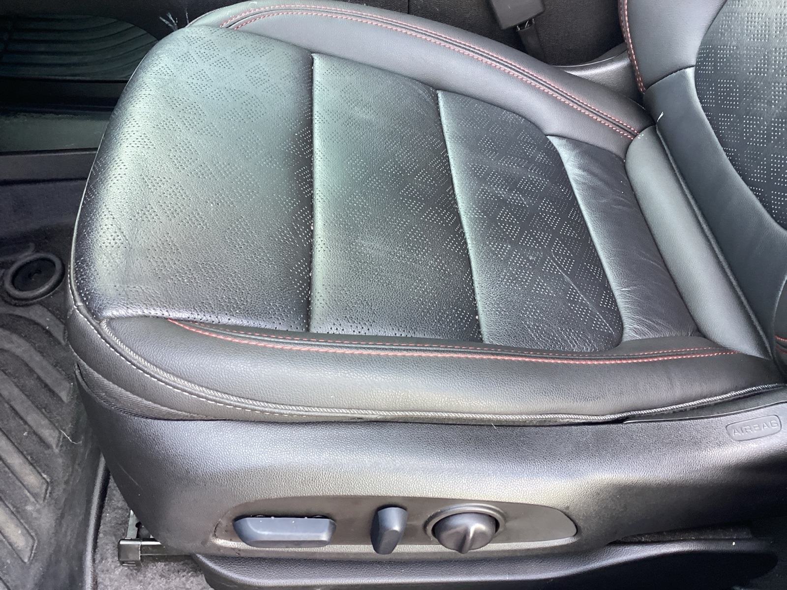 Vehicle image 27 of 28